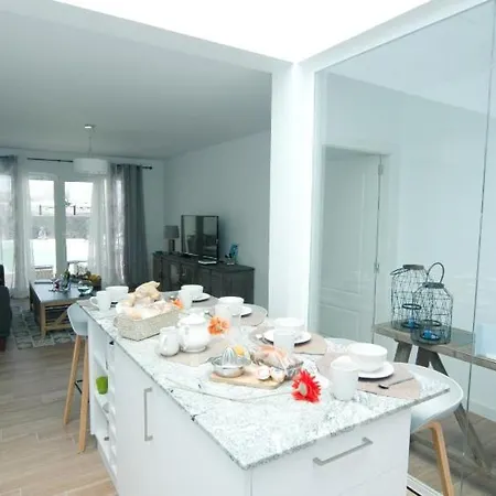 Villa In Playa Blanca Sleeps 6 Includes Swimming Pool And Air Con 2 *